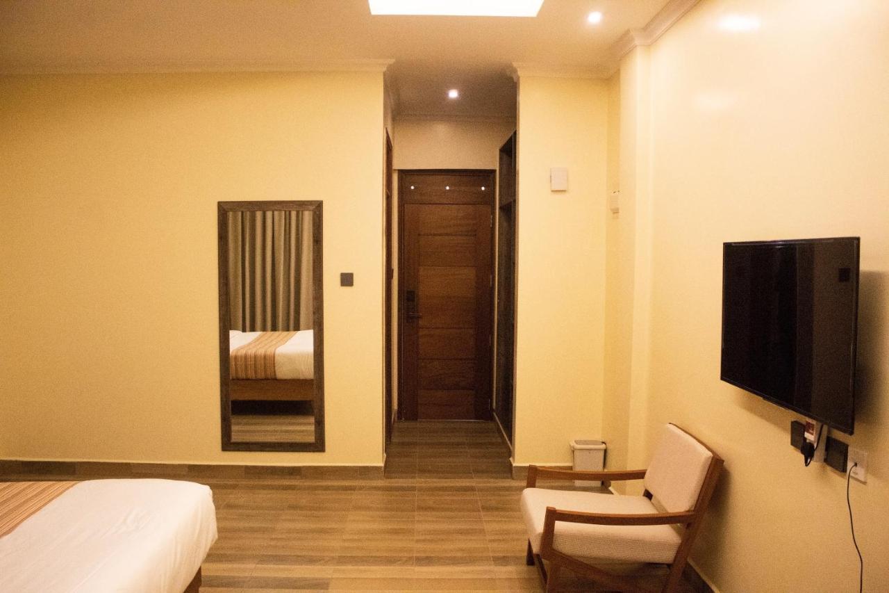 The Willis Hotel, Bomet 외부 사진