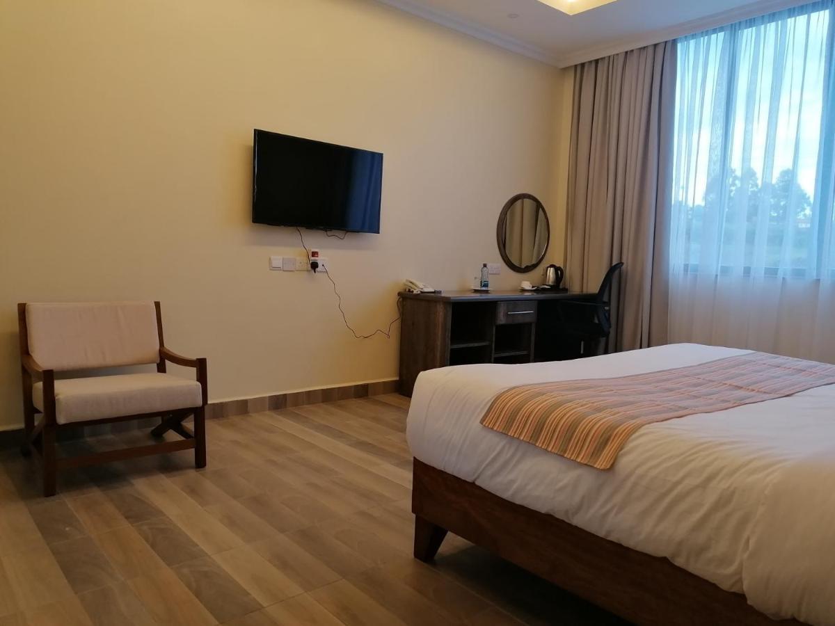 The Willis Hotel, Bomet 외부 사진