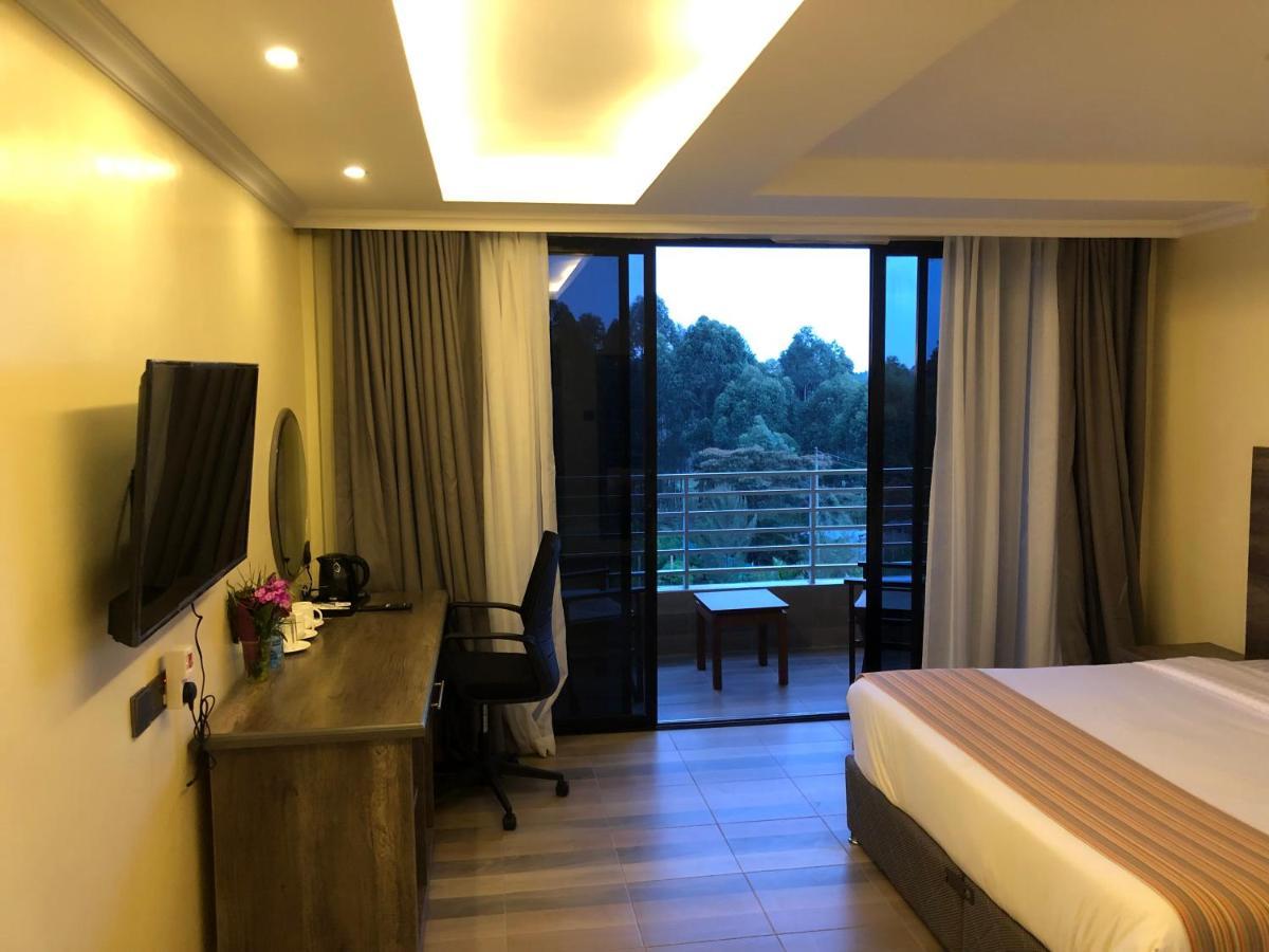 The Willis Hotel, Bomet 외부 사진
